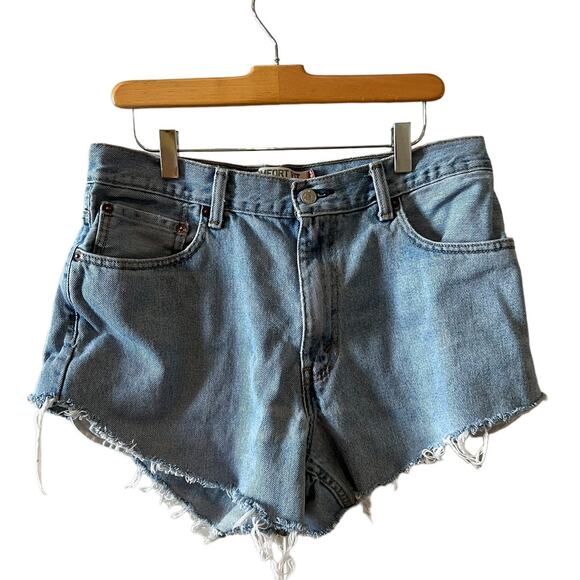 Vintage Levis 560 frayed hem high waisted denim jean shorts - Picture 1 of 8
